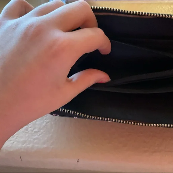 Floral Black Wallet - Picture 7 of 8